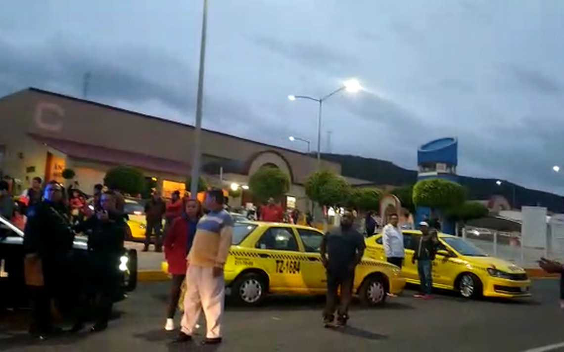 Taxistas Se Manifiestan En La Terminal De Autobuses Uber Cabify Didi Diario De Querétaro 6204